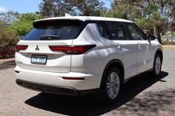 2021 Mitsubishi Outlander ES