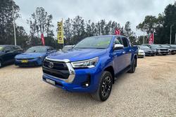 2023 Toyota Hilux SR5