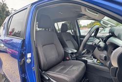 2023 Toyota Hilux SR5