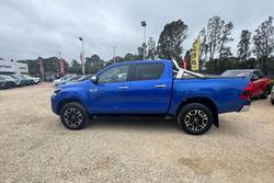 2023 Toyota Hilux SR5