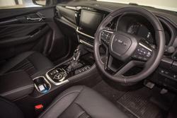 2025 Isuzu MU-X LS-T