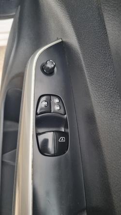 2019 Nissan Navara RX