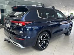 2022 Mitsubishi Outlander Exceed