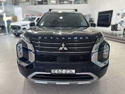 2022 Mitsubishi Outlander Exceed