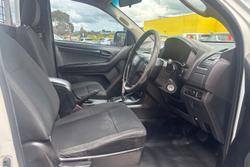 2016 Isuzu
                D-MAX SX High Ride