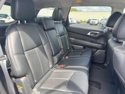 2016 Nissan Pathfinder ST-L