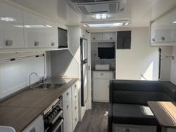 2025 JB Caravans 19'6 Dirt Roader Rd Cafe