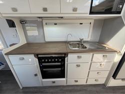 2025 JB Caravans 19'6 Dirt Roader Rd Cafe