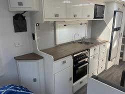 2025 JB Caravans 19'6 Dirt Roader Rd Cafe