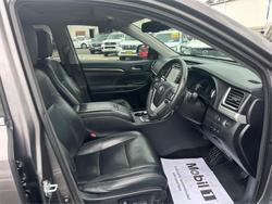 2014 TOYOTA
                KLUGER GRANDE (4x2)
