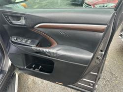 2014 TOYOTA
                KLUGER GRANDE (4x2)