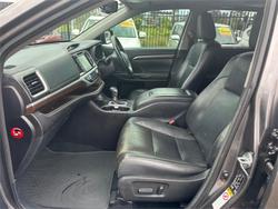 2014 TOYOTA
                KLUGER GRANDE (4x2)