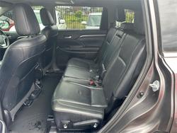 2014 TOYOTA
                KLUGER GRANDE (4x2)