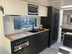 2025 New Age Caravans 19' Manta Ray Expedition Mr19exp