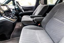 2017 Toyota Tarago GLi