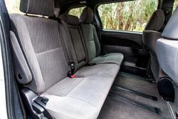 2017 Toyota Tarago GLi