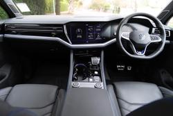 2024 Volkswagen Touareg R