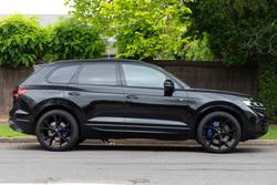 2024 Volkswagen Touareg R