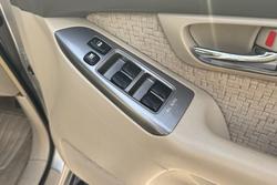 2004 Toyota
                Landcruiser Prado GXL