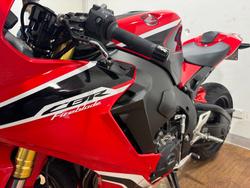 2017 Honda CBR1000RR (FIREBLADE) RED