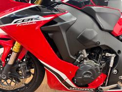 2017 Honda CBR1000RR (FIREBLADE) RED