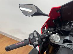 2017 Honda CBR1000RR (FIREBLADE) RED