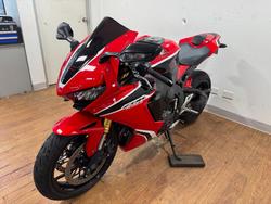 2017 Honda CBR1000RR (FIREBLADE) RED