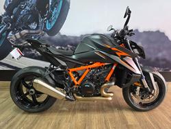 KTM 1390 Super Duke R EVO