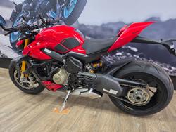 2023 DUCATI STREETFIGHTER V4 S RED