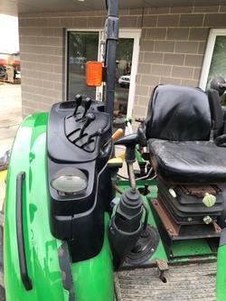 0 John Deere 5325 Rops Tractor & Bucket 67Hp 2556 Hours Green