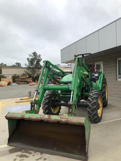 John Deere 5325 Rops Tractor & Bucket 67HP 2556 Hours