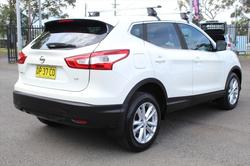 2015 Nissan QASHQAI ST
