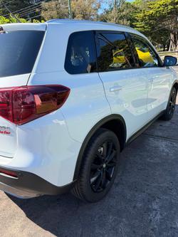 2024 Suzuki Vitara Turbo LY Series II Cool White