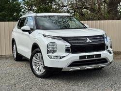 2022 Mitsubishi
                Outlander LS