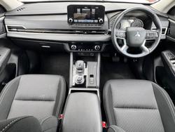 2022 Mitsubishi
                Outlander LS