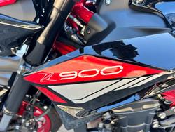 2024 Kawasaki Z900 (ZR900) RED