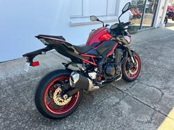 2024 Kawasaki Z900 (ZR900) RED