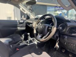 2017 Toyota Hilux SR
