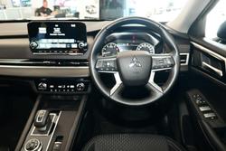 2024 Mitsubishi Outlander LS