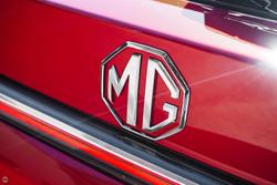 2025 MG HS Super Hybrid Essence AS33P MY25 Diamond Red