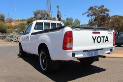 2007 Toyota
                Hilux SR