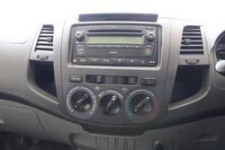 2007 Toyota
                Hilux SR