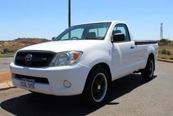 2007 Toyota
                Hilux SR