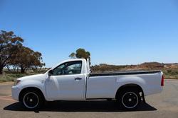 2007 Toyota
                Hilux SR