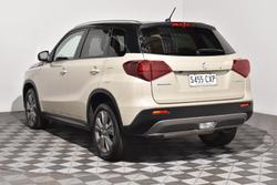 2023 Suzuki
                Vitara 