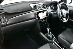 2023 Suzuki
                Vitara 