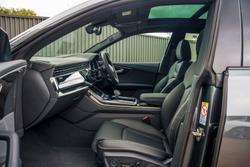 2025 Audi Q8 55 TFSI S line