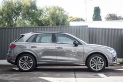 2025 Audi
Q3 40 TFSI