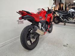 2015 Honda CBR300R Red