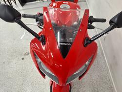 2015 Honda CBR300R Red